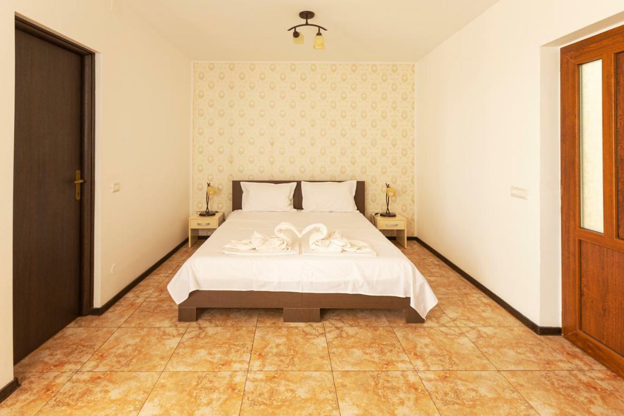Отель Rosiem House Текиргьол Экстерьер фото
