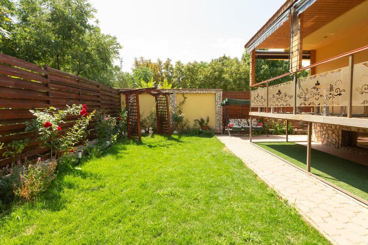 Отель Rosiem House Текиргьол Экстерьер фото